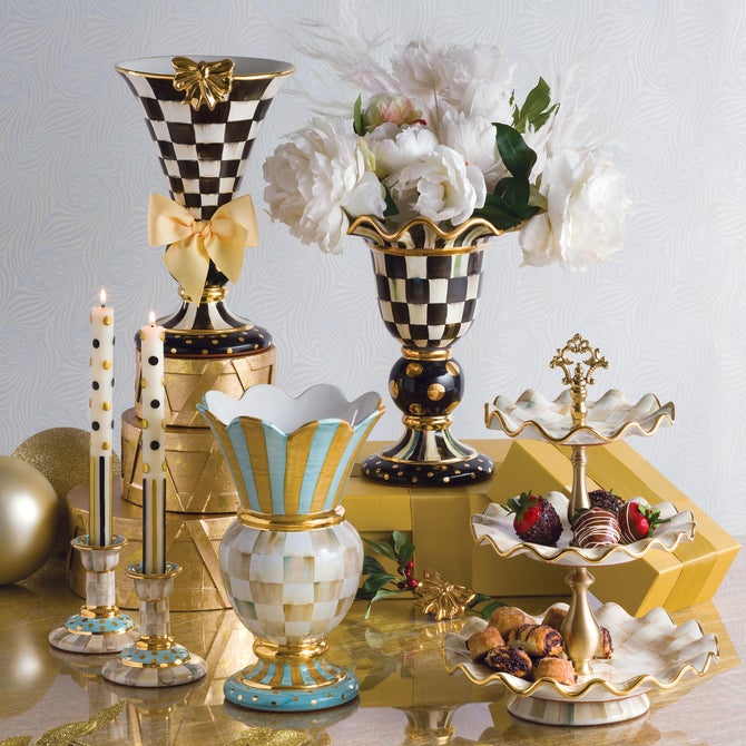 Courtly Check Stately Vase image number 3