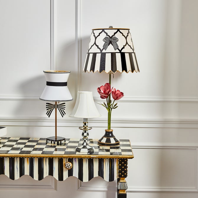 Pretty As A Bow Table Lamp image number 6