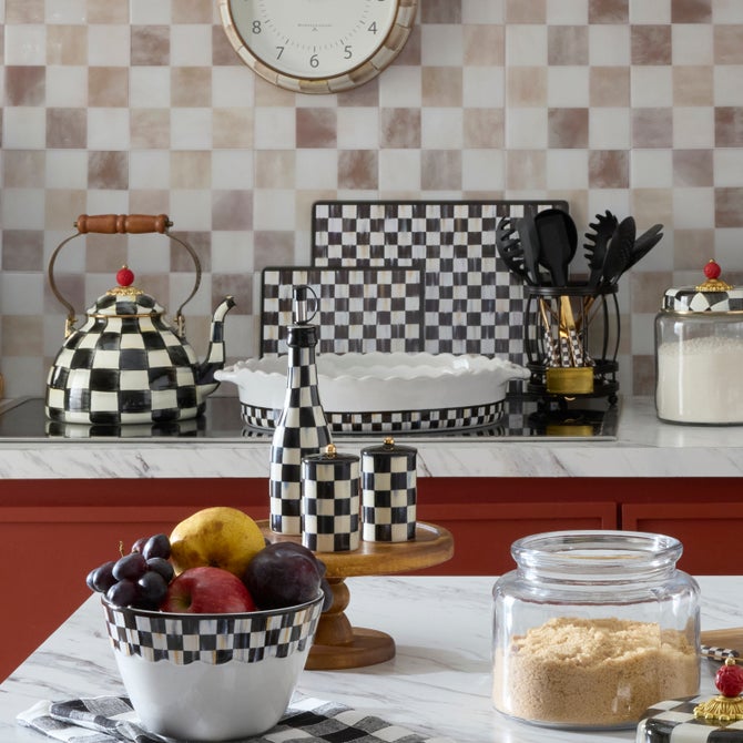 Courtly Check Everyday Large Oval Baker image number 4