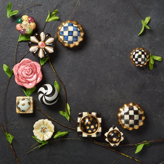 Courtly Check Petit Four Round Knob image number 8