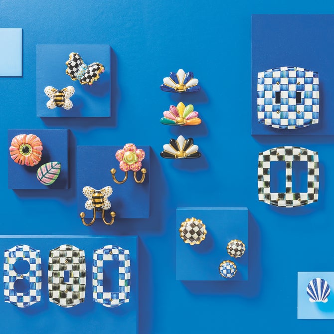 Royal Check Petit Four Round Knob image number 1