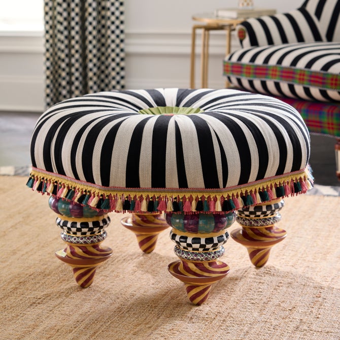 On Wall Street Setting Seat image number 1