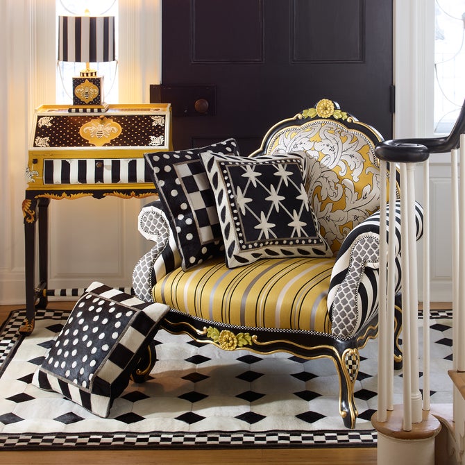Worker Bee Writing Desk image number 4
