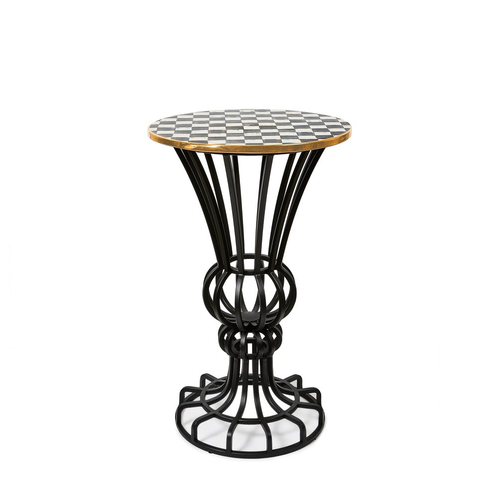 Courtly Check Pedestal Accent Table mackenzie-childs Panama imagen 1 Courtly Check Pedestal Accent Table mackenzie-childs Panama imagen 1