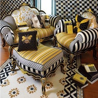 Queen Bee Loveseat