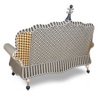 Queen Bee Courtyard Outdoor Loveseat