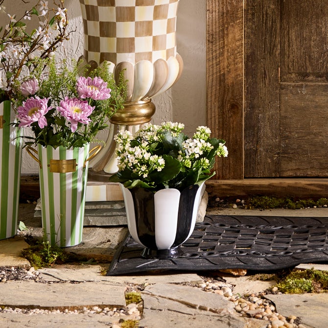 Courtly Stripe Scalloped Small Flower Pot image number 1