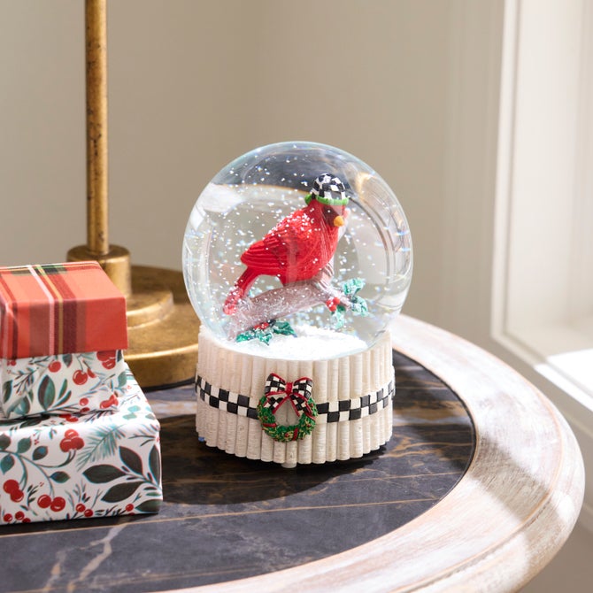 Cardinal Snow Globe image number 1