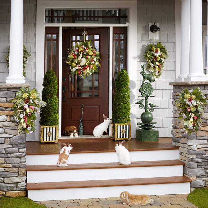 Courtly Check Wreath Hanger image number 5