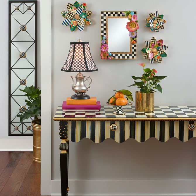 Small Wallflower image number 1
