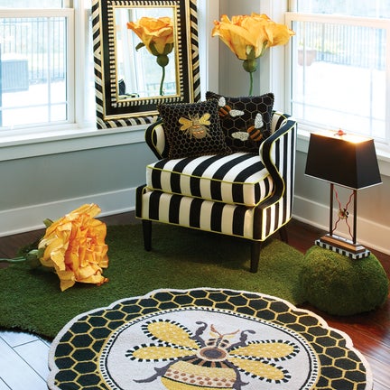 Queen Bee Rug 4' Round Rug