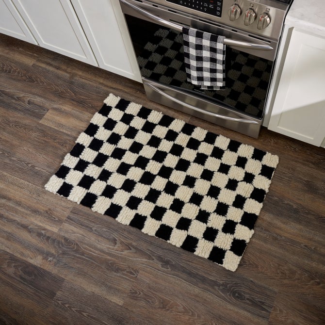 Checkerboard 2'3" x 3'9" Rug image number 1