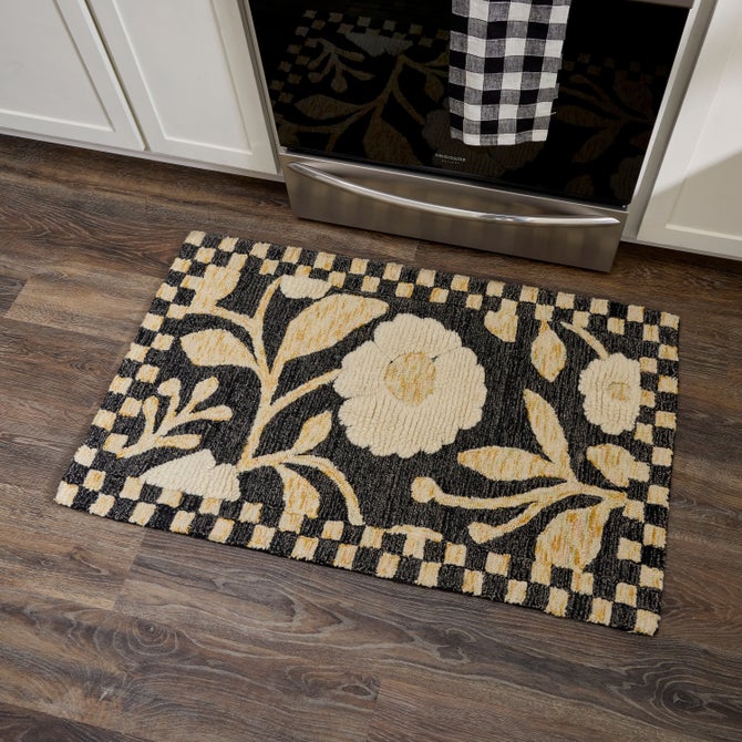 Farmhouse Floral 2'3" x 3'9" Rug image number 1