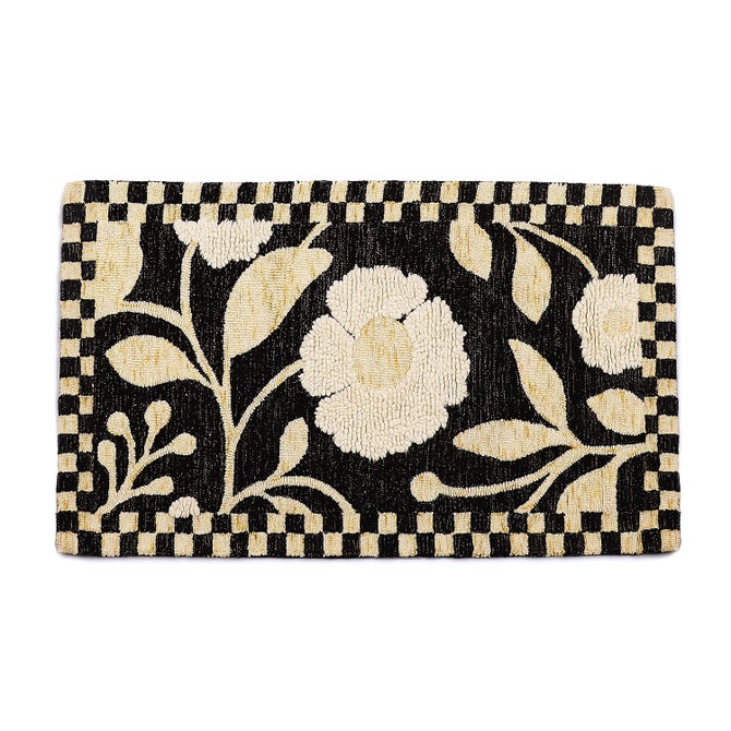Farmhouse Floral 2'3" x 3'9" Rug image number 0