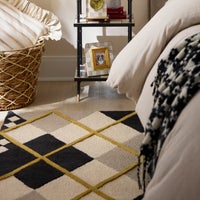 Cream Argyle 8' x 10' Rug