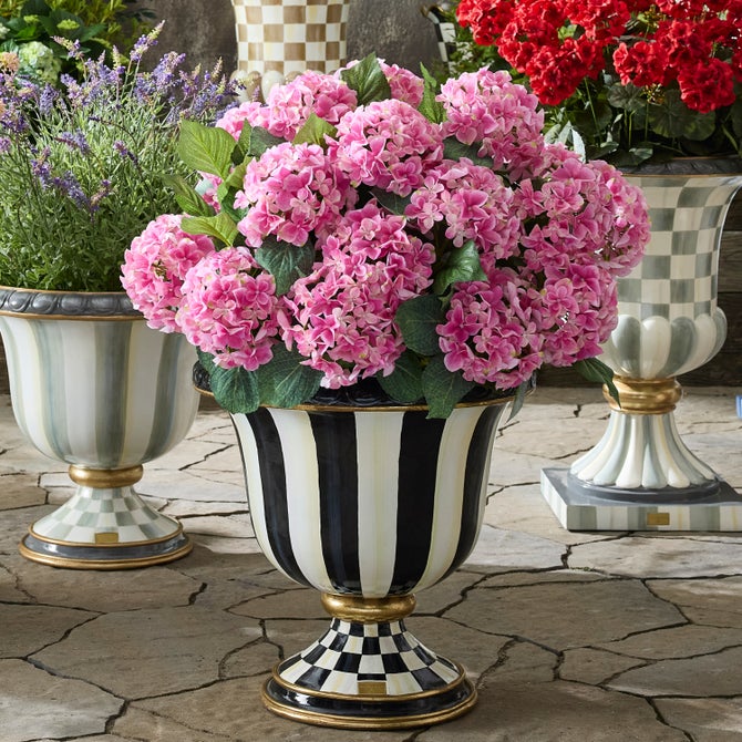 Courtly Stripe Urn image number 13