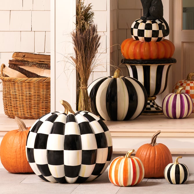 Courtly Check Outdoor Pumpkin image number 2