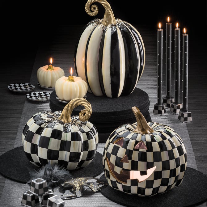 Courtly Check Illuminated Jack O' Lantern image number 8
