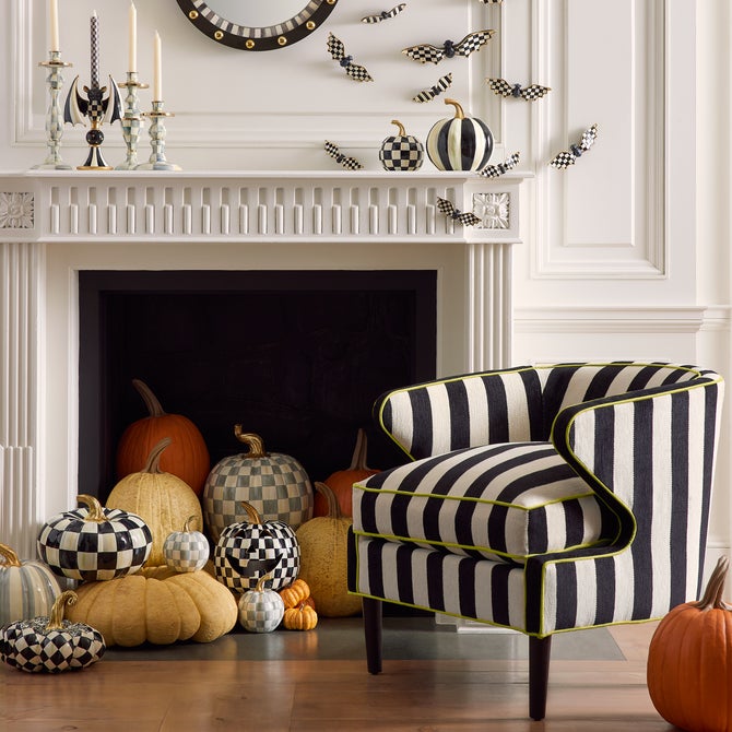 Courtly Stripe Glossy Small Pumpkin image number 4