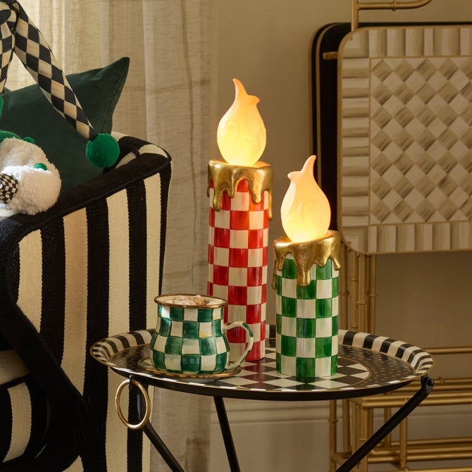 Cozy Christmas Illuminated Red Check Melting Candle image number 3