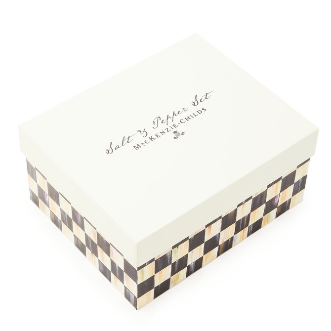 Classic Courtly Nutcracker Salt & Pepper Set image number 3