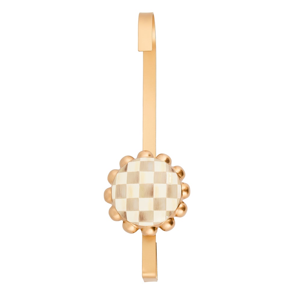 Mocha Check Wreath Hanger mackenzie-childs Panama imagen 1 Mocha Check Wreath Hanger mackenzie-childs Panama imagen 1