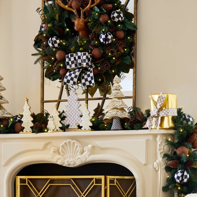 Farmhouse Deer Illuminated 26" Wreath image number 2