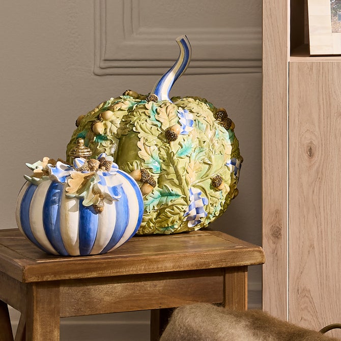 Royal Autumn Small Acorn Pumpkin image number 4