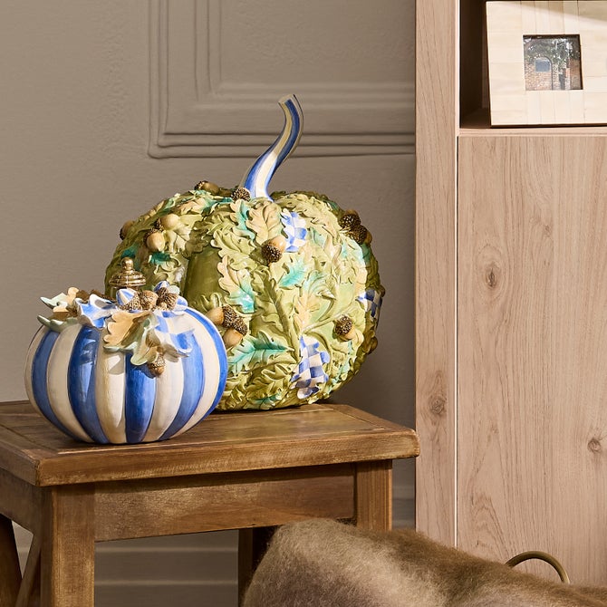 Royal Autumn Large Acorn Pumpkin image number 3