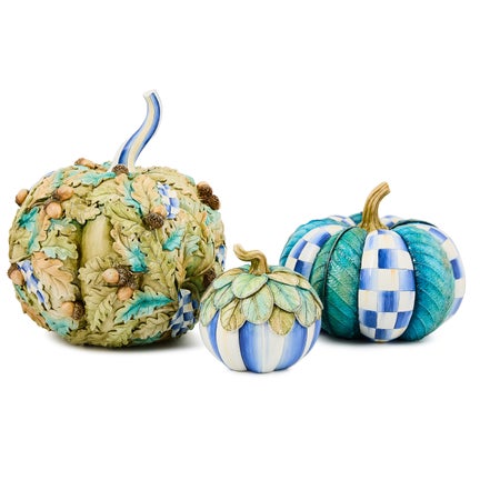 Royal Autumn Medium Leaf Pumpkin