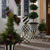 Courtly Check Trophy Topiary