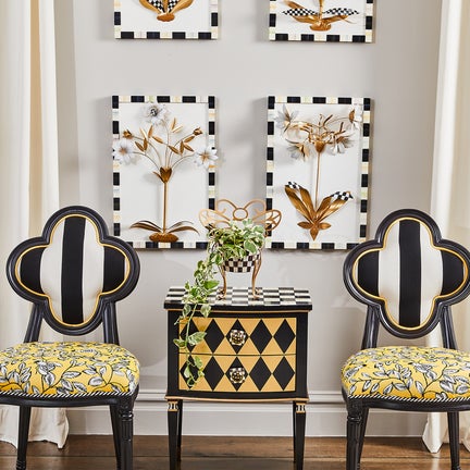 Queen Bee Plant Holder