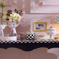 Courtly Peekaboo Egg