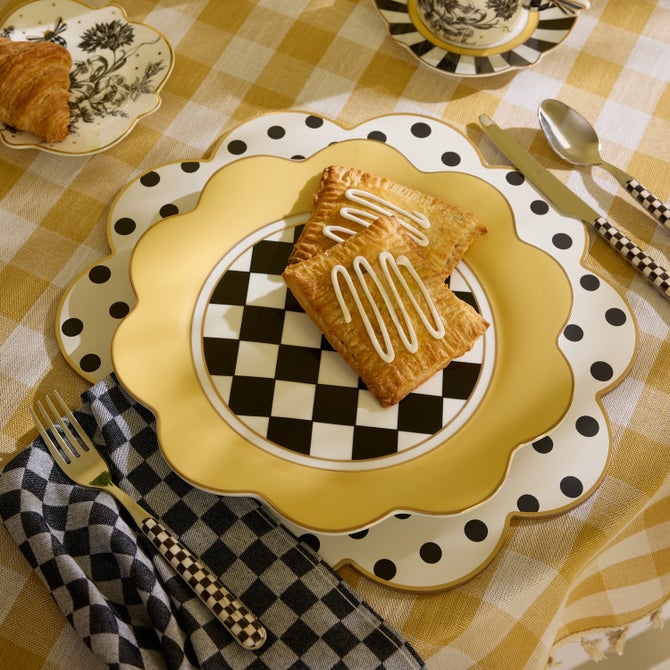 Buttercream Petal Dinner Plate image number 3