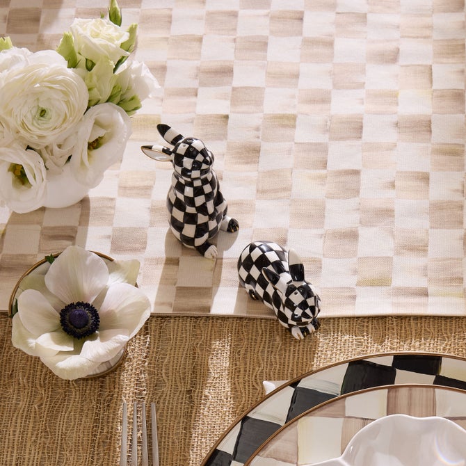 Courtly Bunny Salt & Pepper Set image number 1