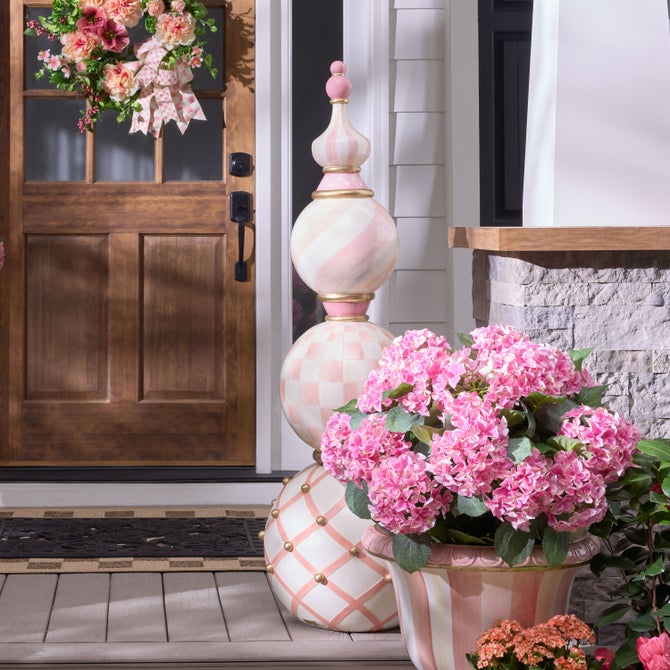 Rosy Check Trophy Topiary image number 1