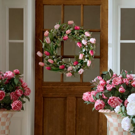Rosy Check Tulip 28" Wreath