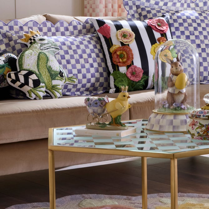 Pansy Party Chick with Cart image number 1