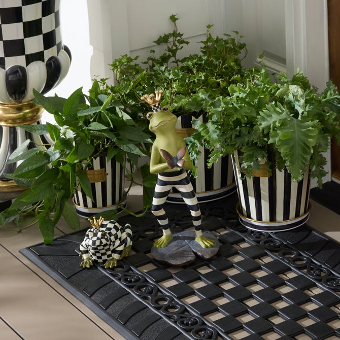 Courtly Fergal the Frog with Butterfly Decor image number 1