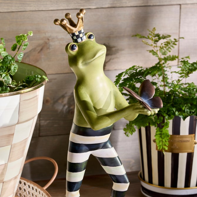 Courtly Fergal the Frog with Butterfly Decor image number 3