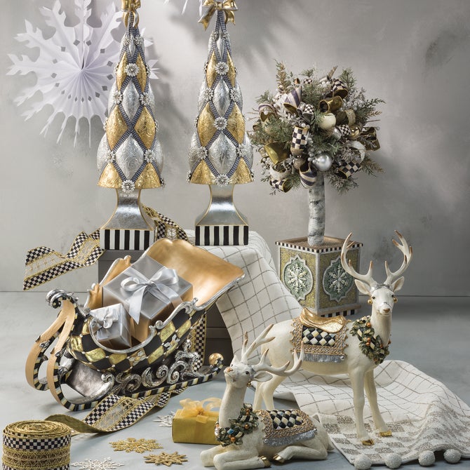 Winter White Stag - Standing image number 6