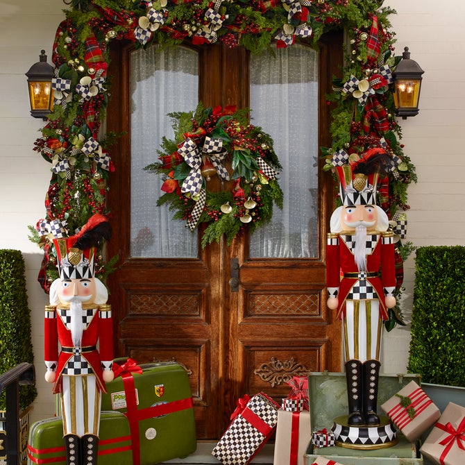 Castle Guard Trophy Nutcracker image number 4