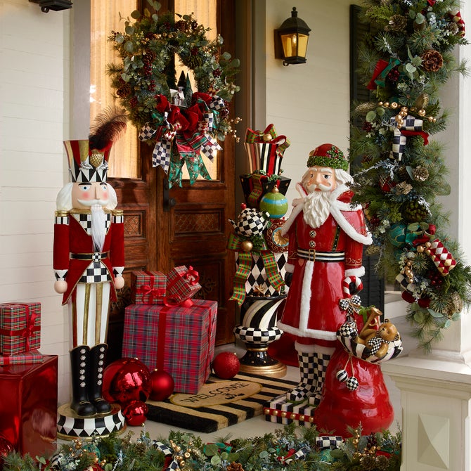 Castle Guard Trophy Nutcracker image number 2