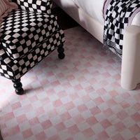 Rosy Checkered 8' x 10' Washable Rug