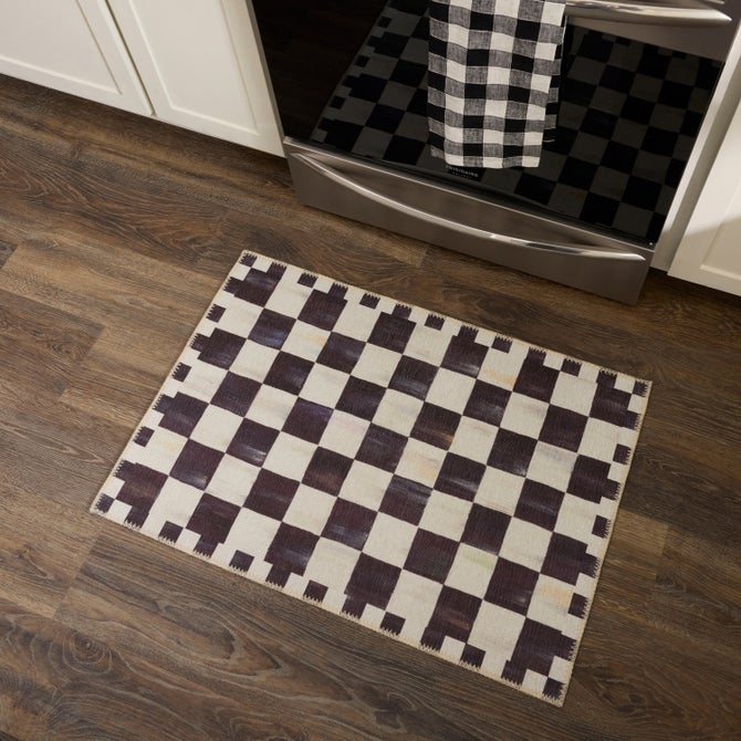Courtly Checkered 2' x 3' Washable Rug image number 1