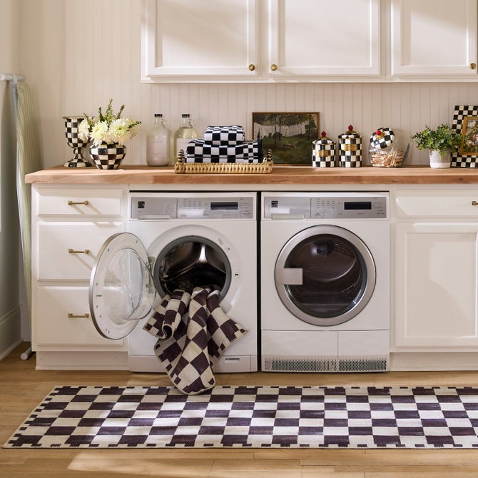 Courtly Checkered 2'6" x 8' Washable Runner image number 3