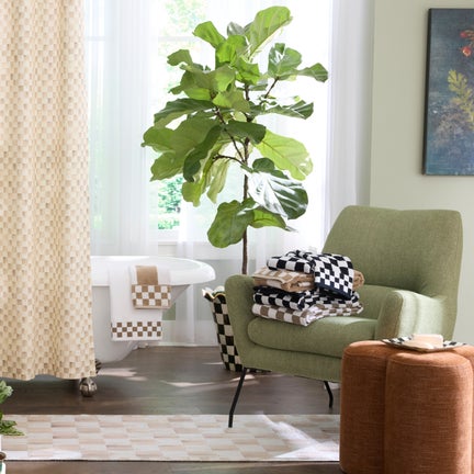 Mocha Checkered 8' x 10' Washable Rug