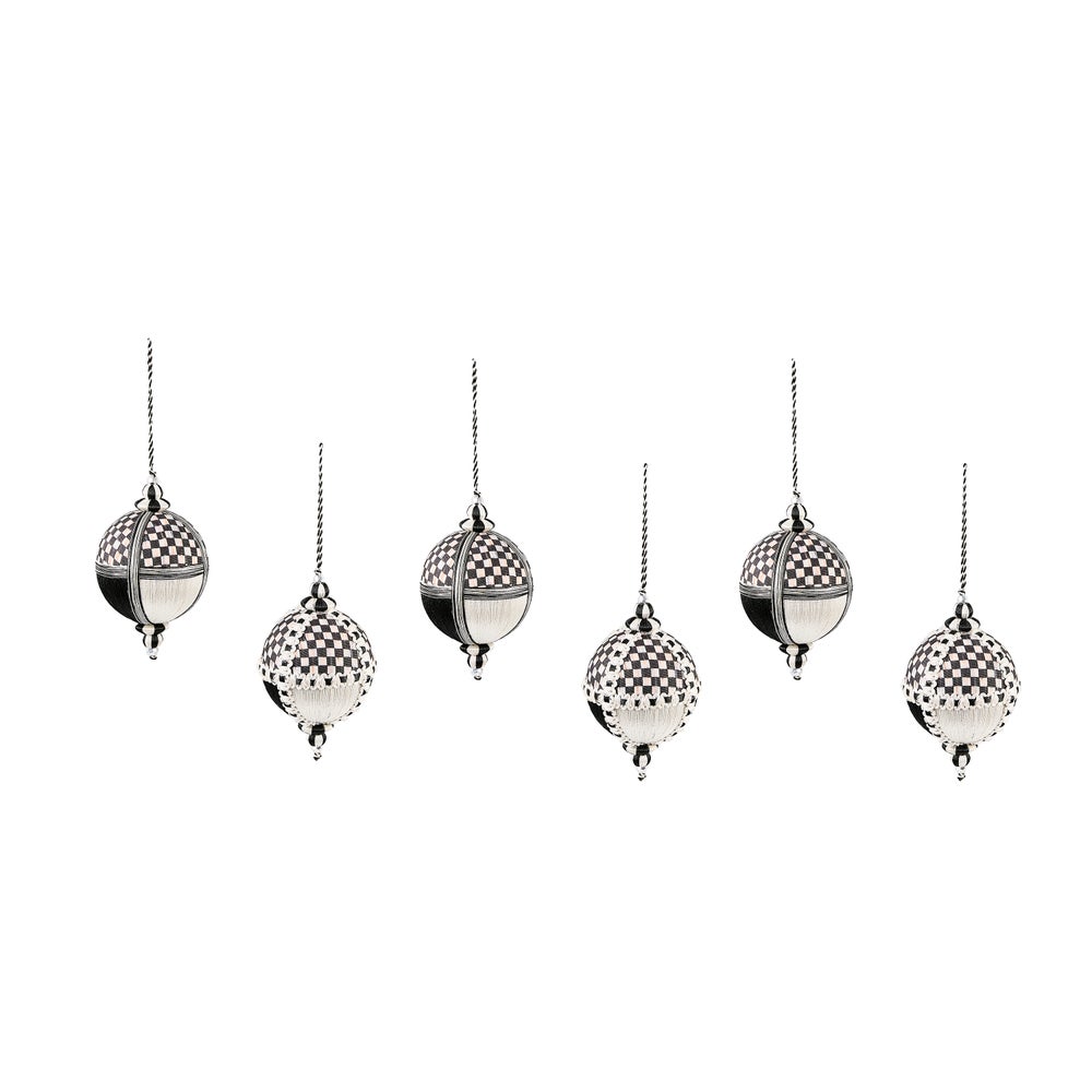 Courtly Patchwork Fabric Ball Ornaments, Set of 6 mackenzie-childs Panama imagen 1 Courtly Patchwork Fabric Ball Ornaments, Set of 6 mackenzie-childs Panama imagen 1