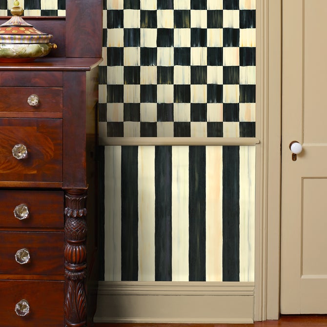 Courtly Stripe Wallpaper image number 4