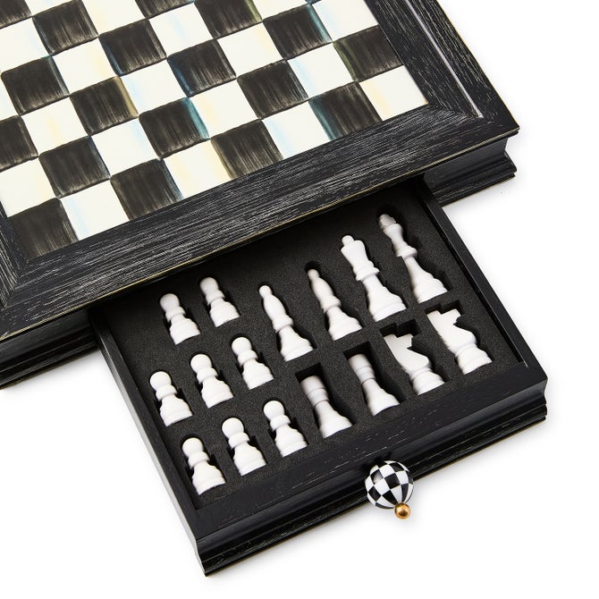 Courtly Check Chess Set image number 2